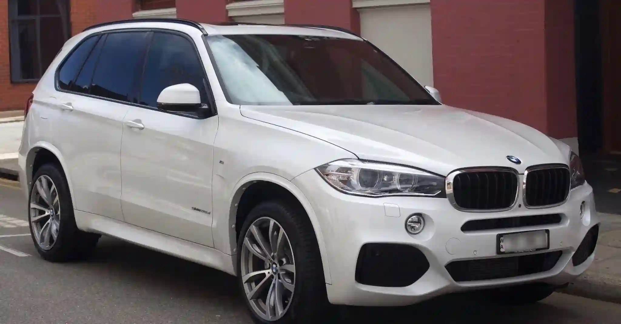 История поколений BMW&nbsp;X5