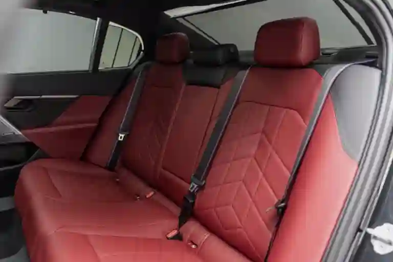 BMW&nbsp;5&nbsp;серии: сочетание стиля, технологий и драйва