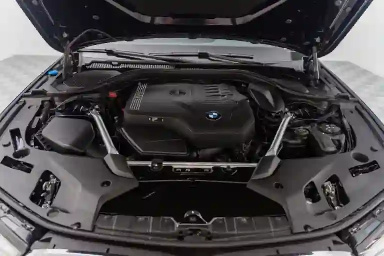 BMW&nbsp;5&nbsp;серии: сочетание стиля, технологий и драйва