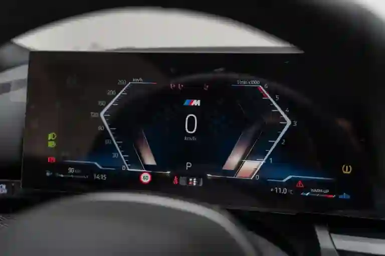 BMW&nbsp;5&nbsp;серии: сочетание стиля, технологий и драйва