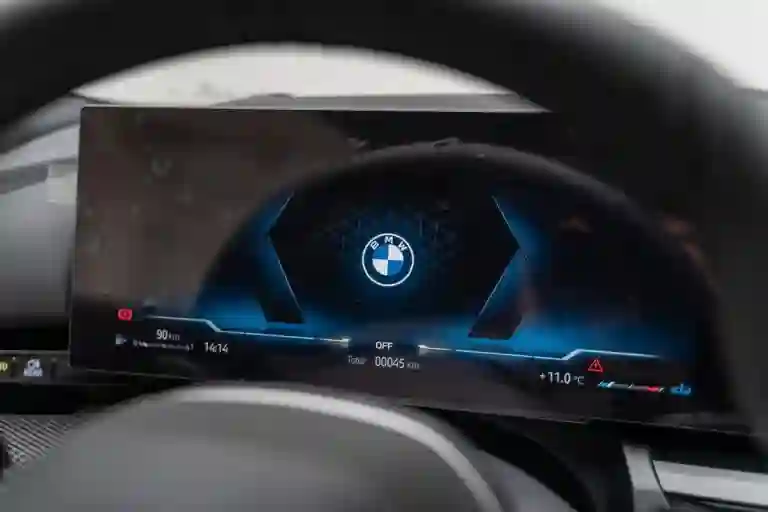 BMW&nbsp;5&nbsp;серии: сочетание стиля, технологий и драйва