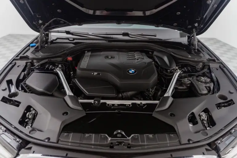 BMW&nbsp;5&nbsp;серии: сочетание стиля, технологий и драйва
