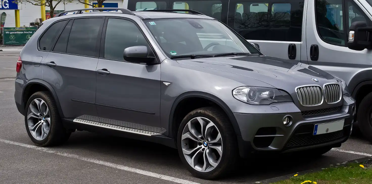 История поколений BMW X5